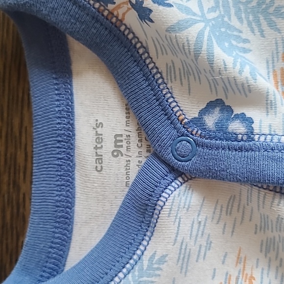 Carters Hawaian onesie, NWT size 9 months - Picture 2 of 4